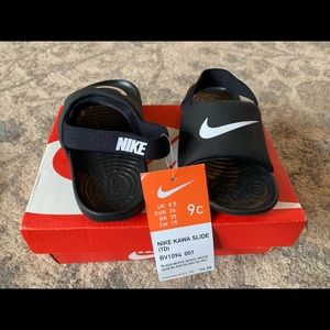 Nike Slides (NWT)